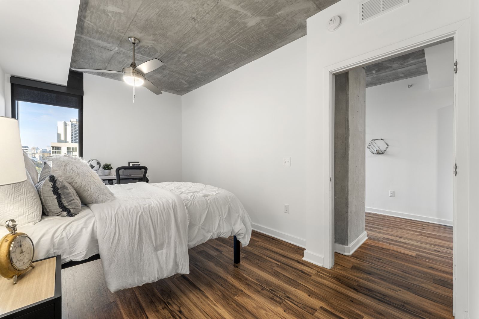 bedroom with desk apartments near morehouse